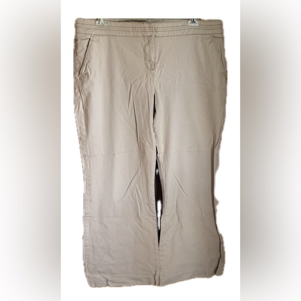 Old Navy mid-rise wide leg stretch khaki cotton pants, size 18